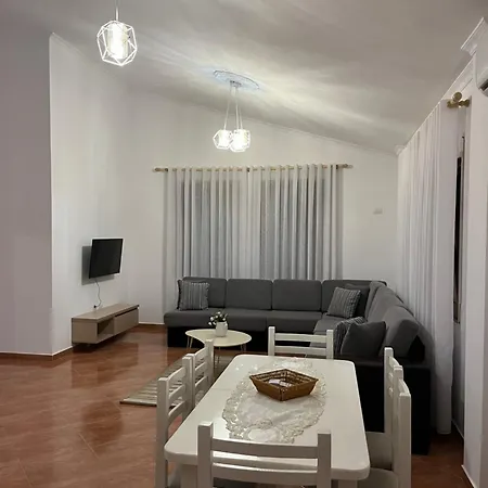 Milis And Apartmán Golem (Tirana)